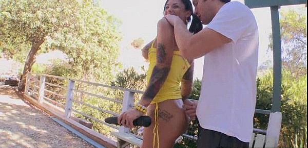  This babe Bonnie Rotten is a total freak! Watch this video!